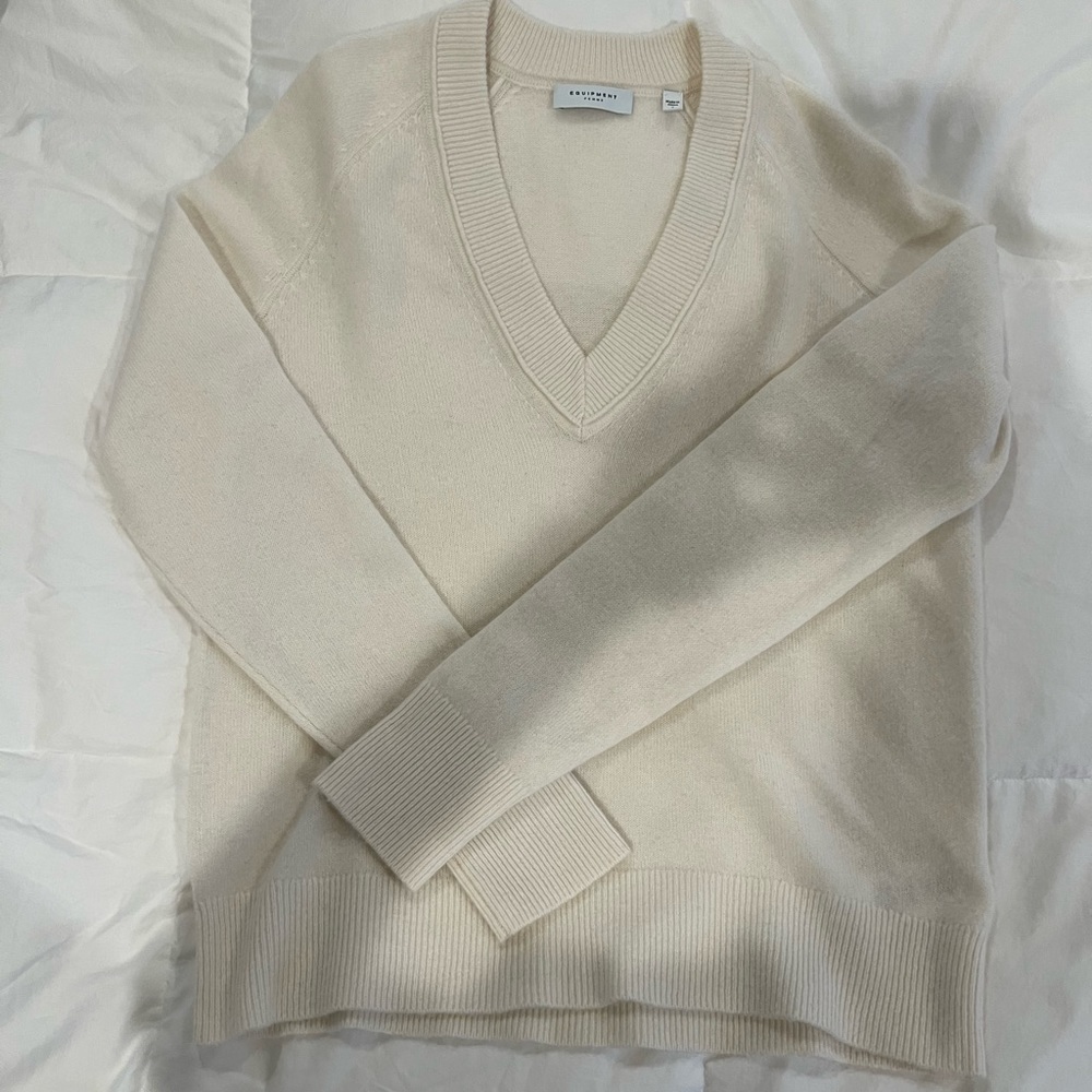 Equipment Lilou V-Neck Cashmere Sweater